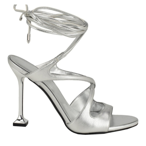 Guess Shoes - Picture 3 of 5